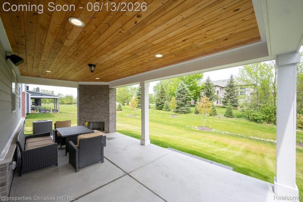 5 Bedroom Single Family Home/House's Image 46