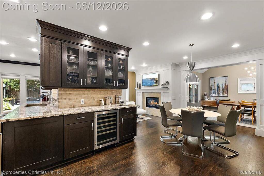 4 Bedroom Single Family Home/House's Image 8