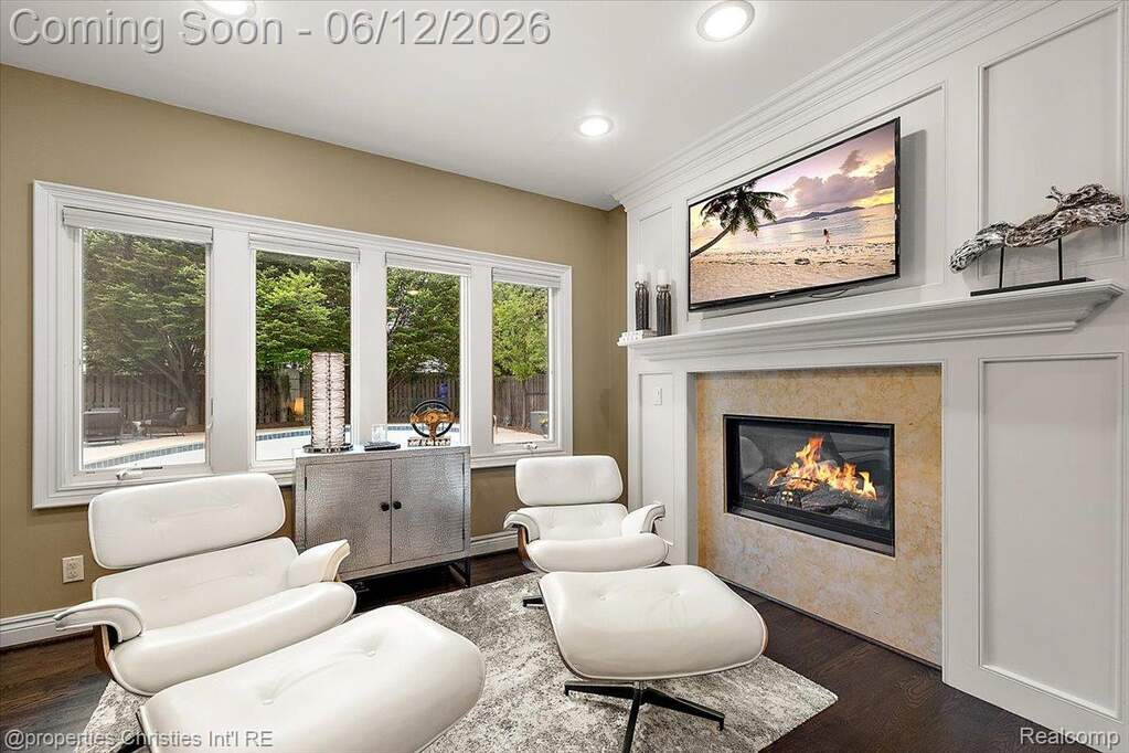 4 Bedroom Single Family Home/House's Image 10