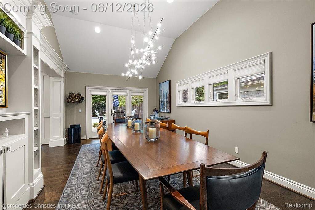 4 Bedroom Single Family Home/House's Image 14