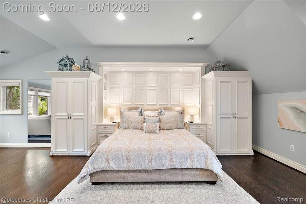 4 Bedroom Single Family Home/House's Image 18
