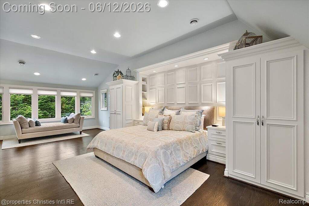 4 Bedroom Single Family Home/House's Image 19