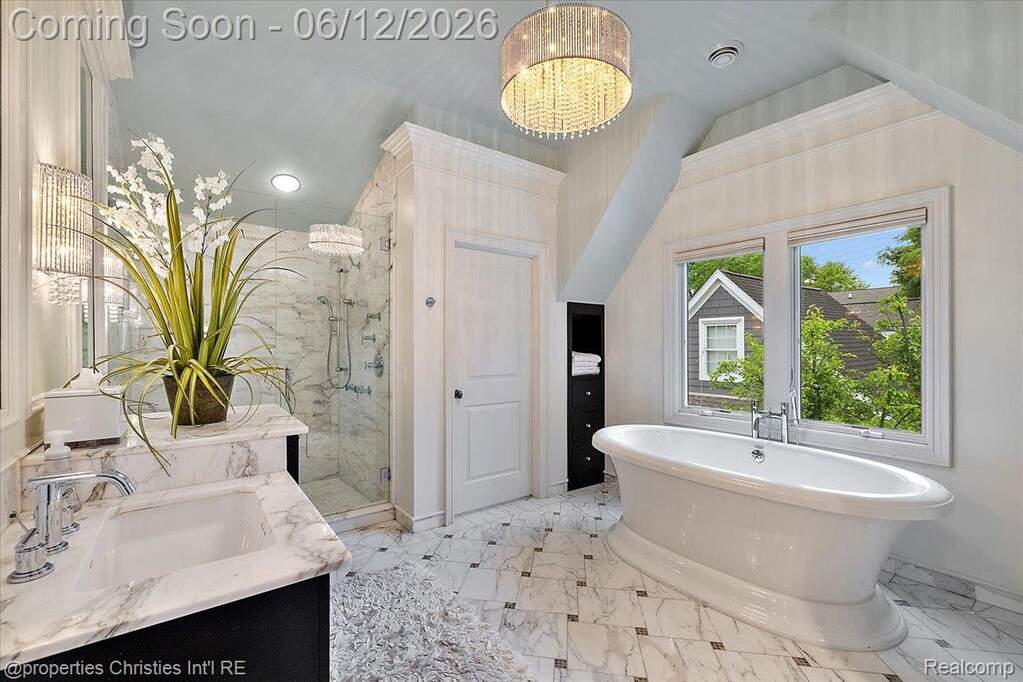 4 Bedroom Single Family Home/House's Image 21