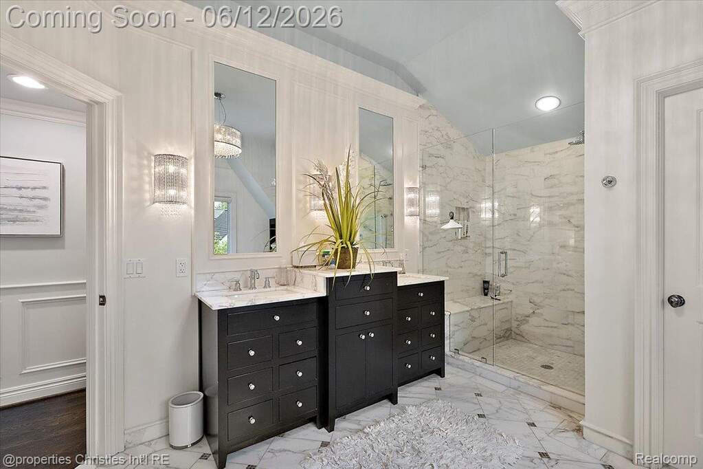 4 Bedroom Single Family Home/House's Image 22