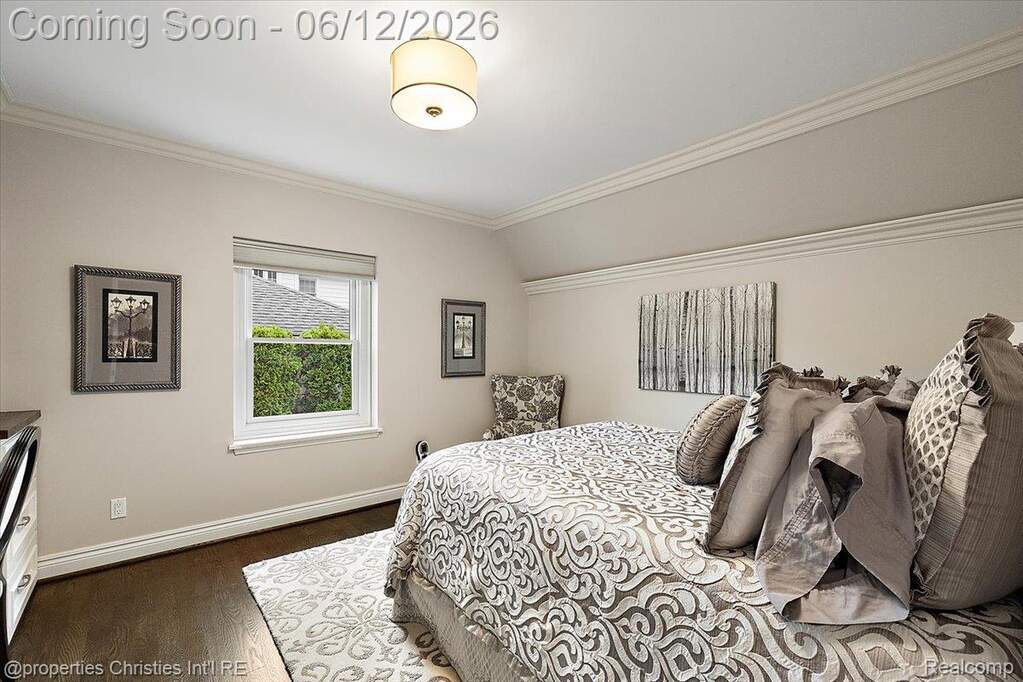 4 Bedroom Single Family Home/House's Image 25