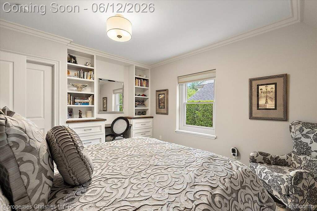 4 Bedroom Single Family Home/House's Image 30