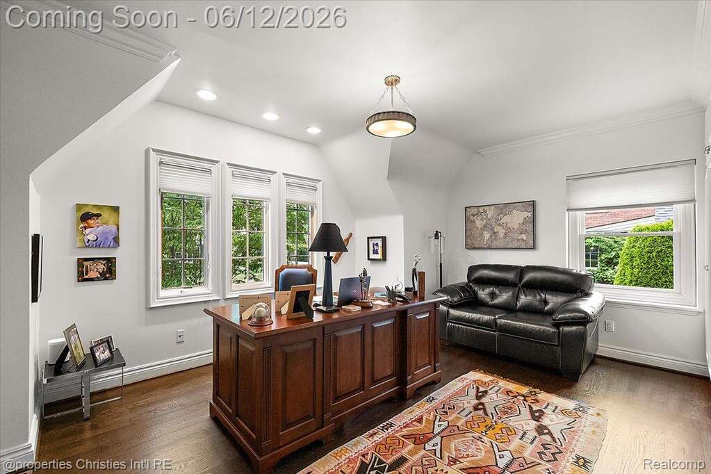 4 Bedroom Single Family Home/House's Image 34