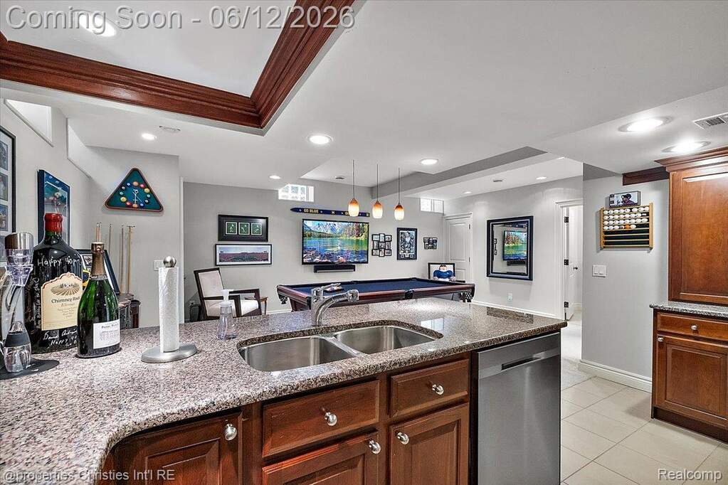 4 Bedroom Single Family Home/House's Image 46