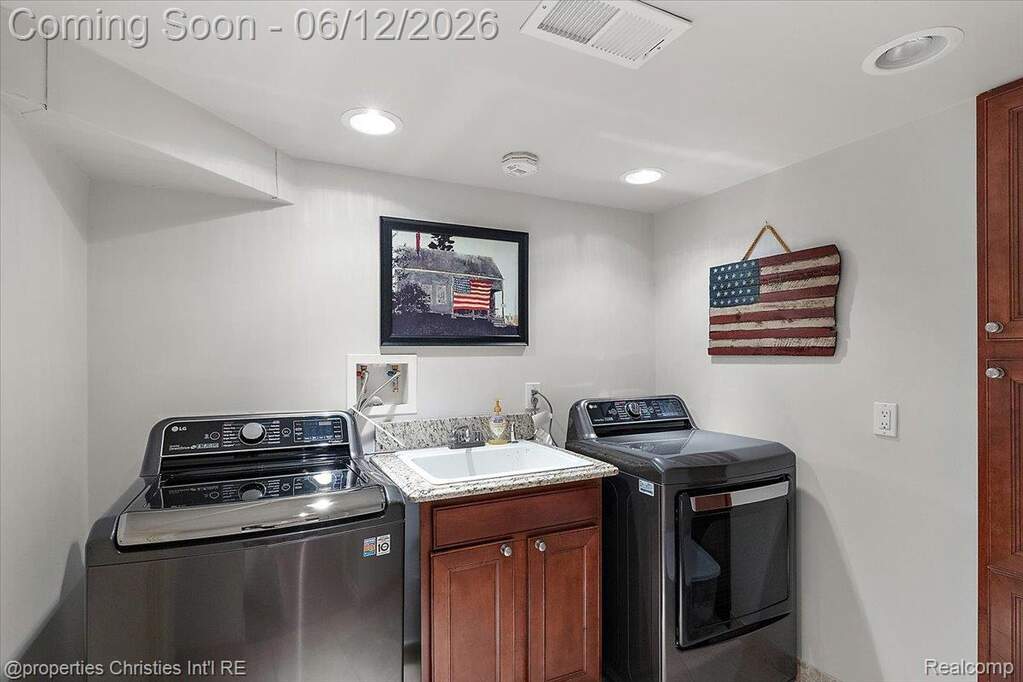4 Bedroom Single Family Home/House's Image 50