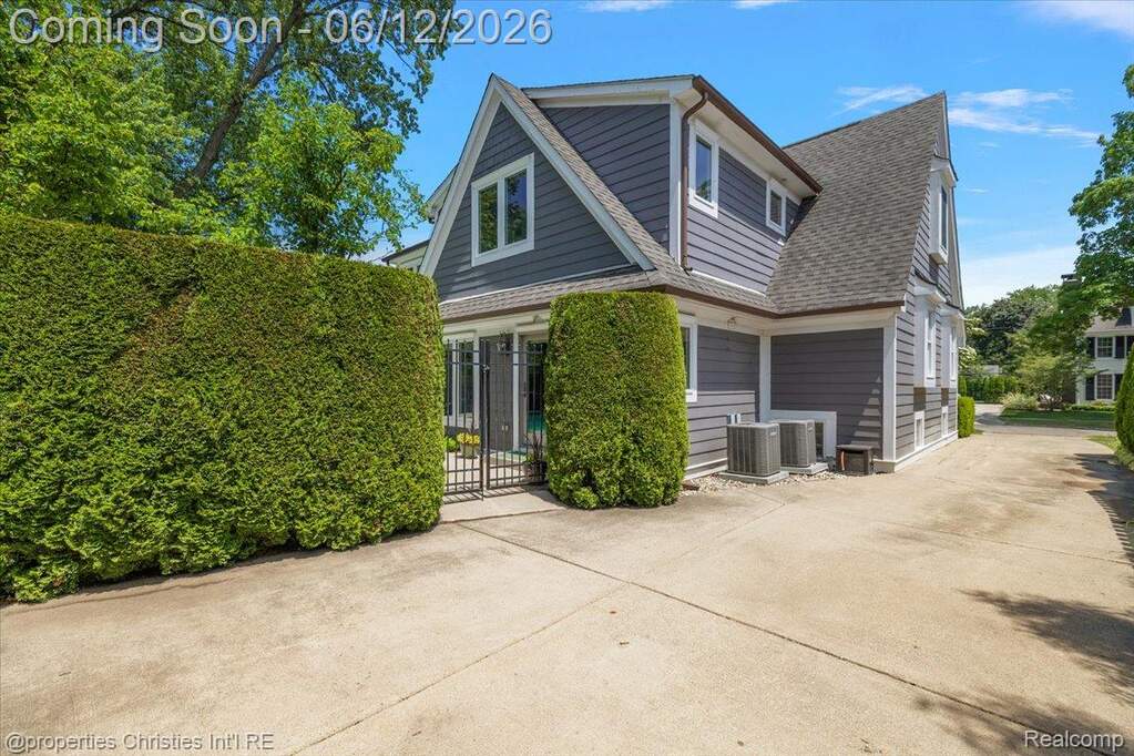 4 Bedroom Single Family Home/House's Image 60