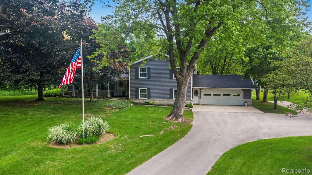 Welcome to 9100 Pine Knob Road 