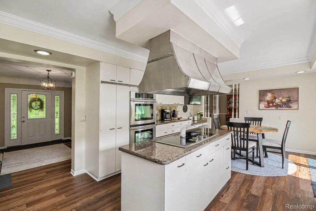 4 Bedroom Single Family Home/House's Image 14