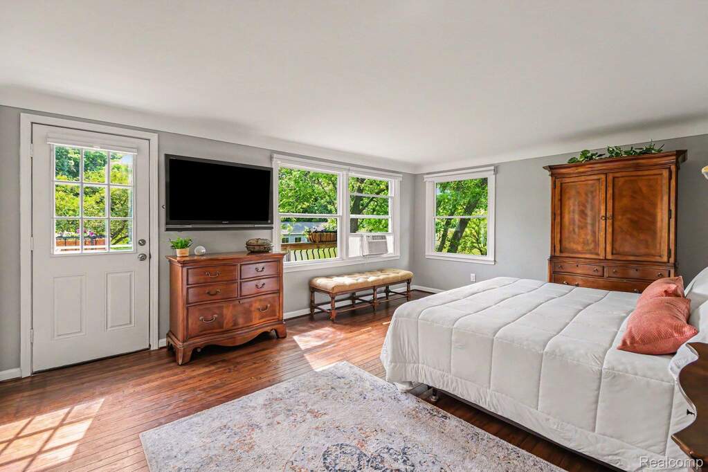 4 Bedroom Single Family Home/House's Image 16