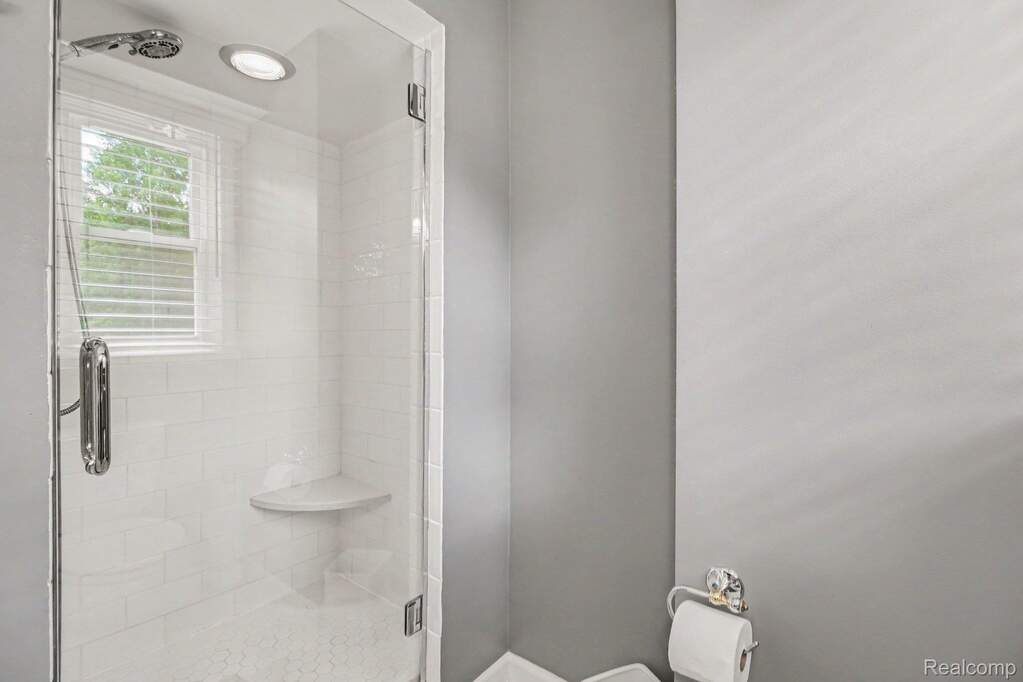 4 Bedroom Single Family Home/House's Image 18