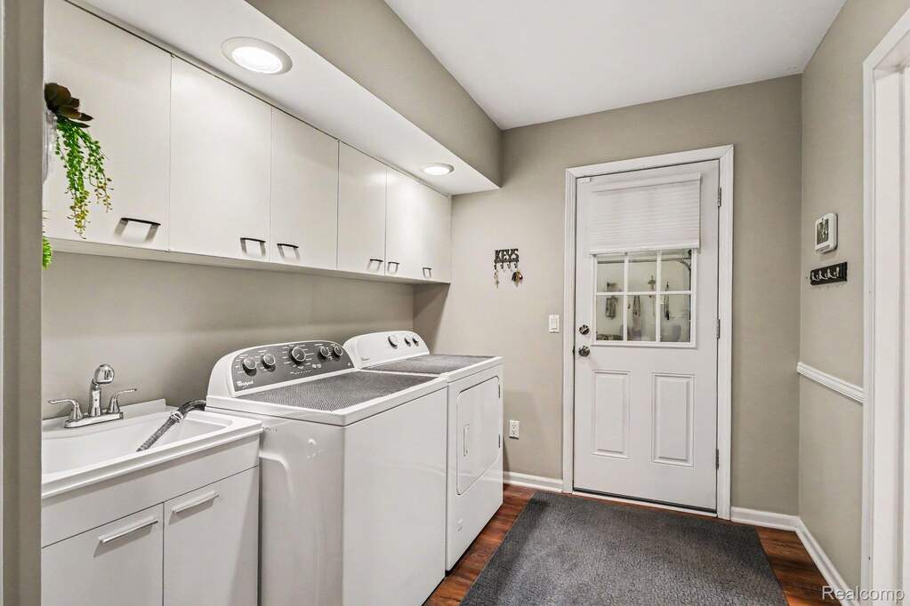 4 Bedroom Single Family Home/House's Image 32