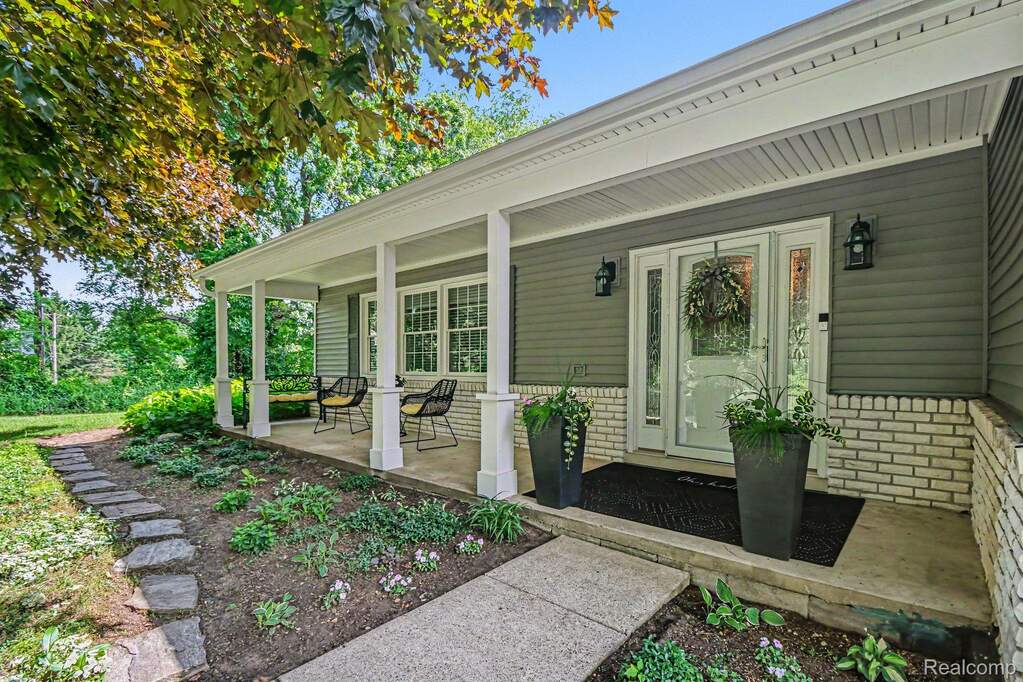 4 Bedroom Single Family Home/House's Image 3
