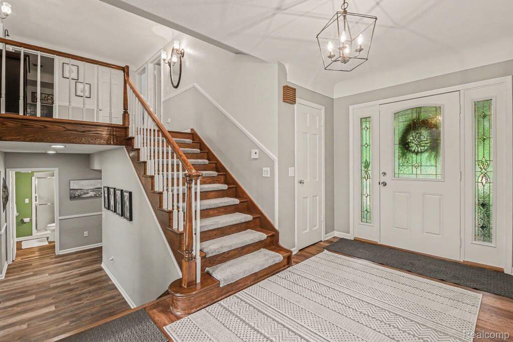 4 Bedroom Single Family Home/House's Image 4