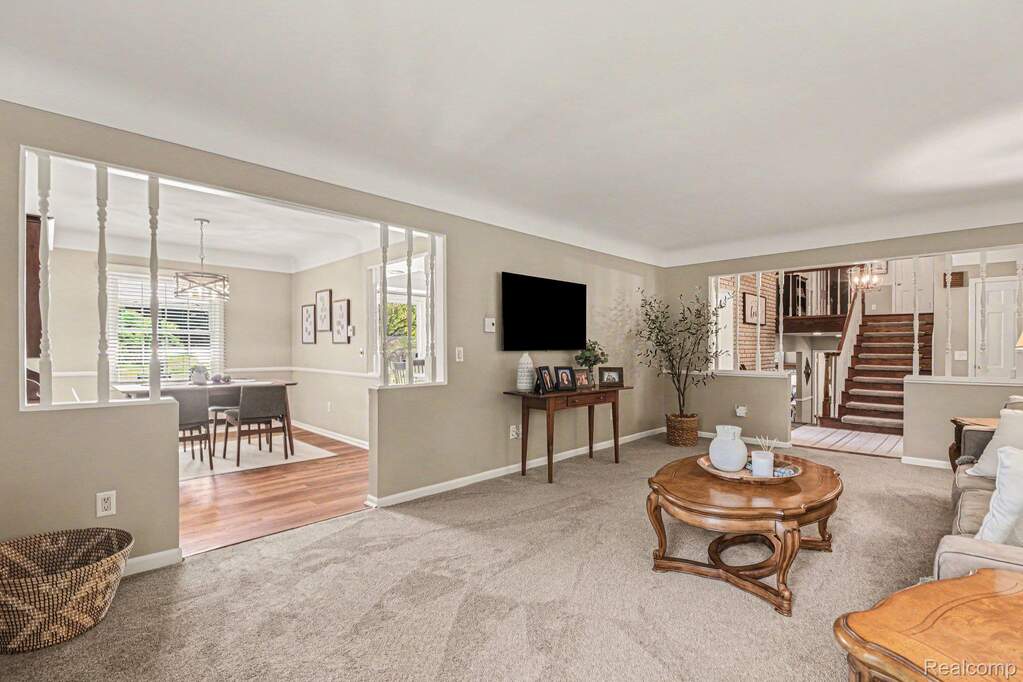 4 Bedroom Single Family Home/House's Image 6