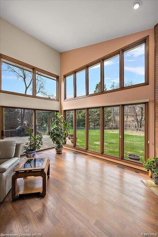 4 Bedroom Single Family Home/House's Image 8