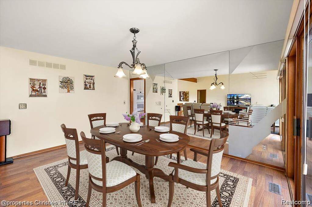 4 Bedroom Single Family Home/House's Image 10