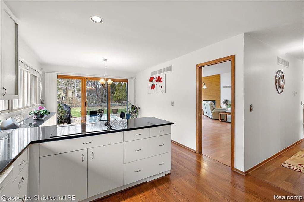 4 Bedroom Single Family Home/House's Image 15