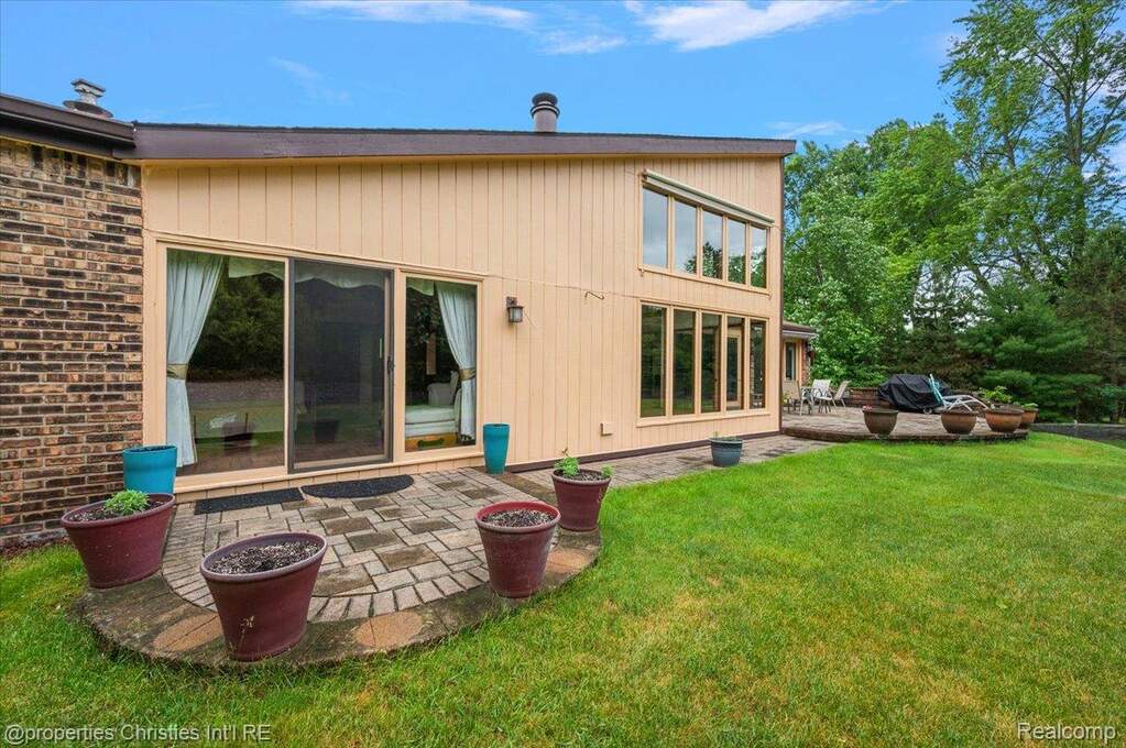 4 Bedroom Single Family Home/House's Image 47
