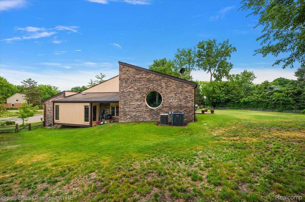 4 Bedroom Single Family Home/House's Image 48