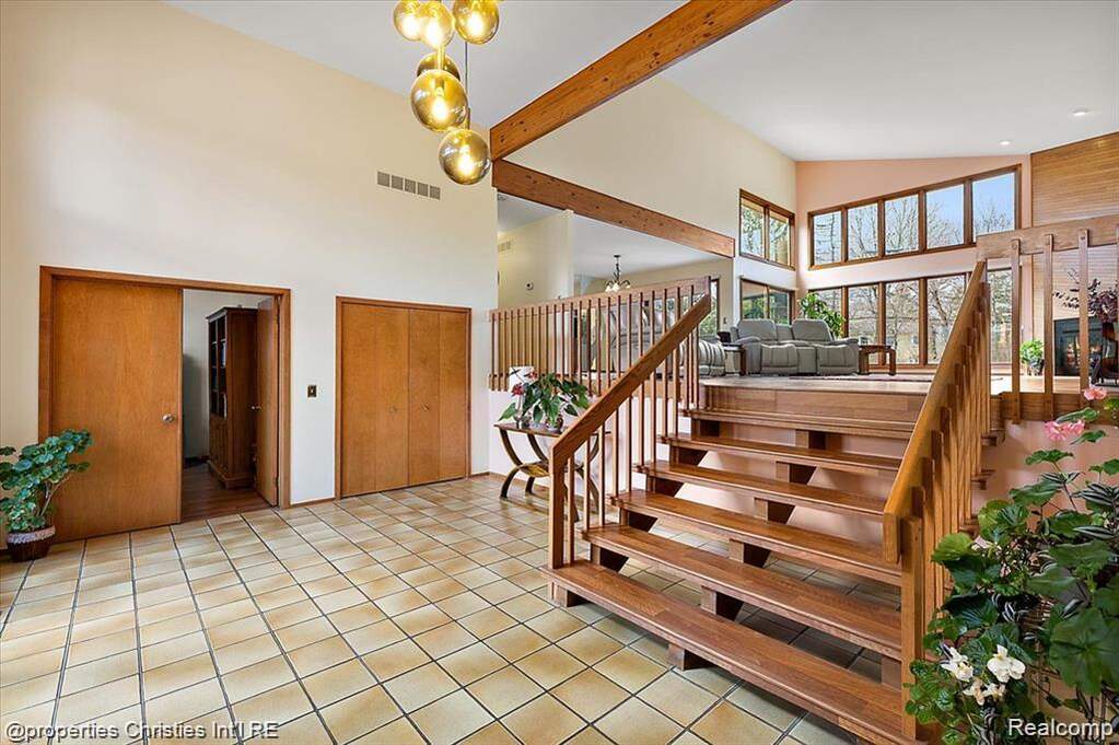 4 Bedroom Single Family Home/House's Image 4