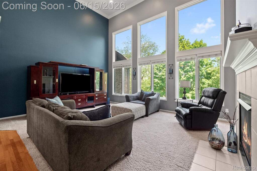 4 Bedroom Single Family Home/House's Image 9