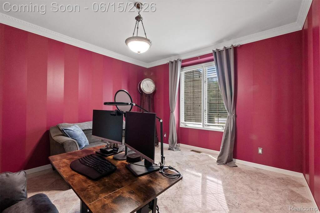 4 Bedroom Single Family Home/House's Image 5
