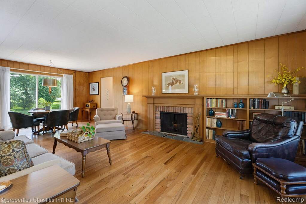 4 Bedroom Single Family Home/House's Image 10