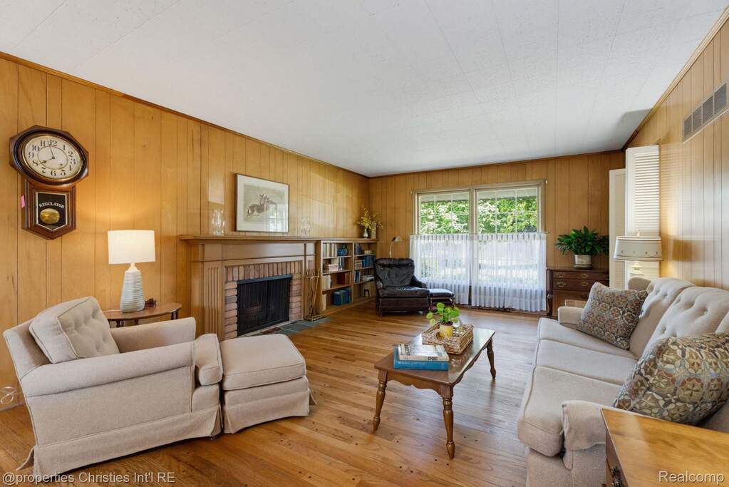 4 Bedroom Single Family Home/House's Image 12