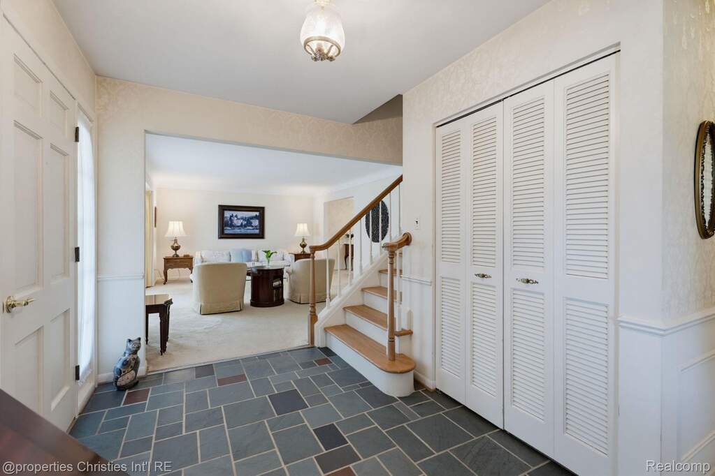 4 Bedroom Single Family Home/House's Image 16