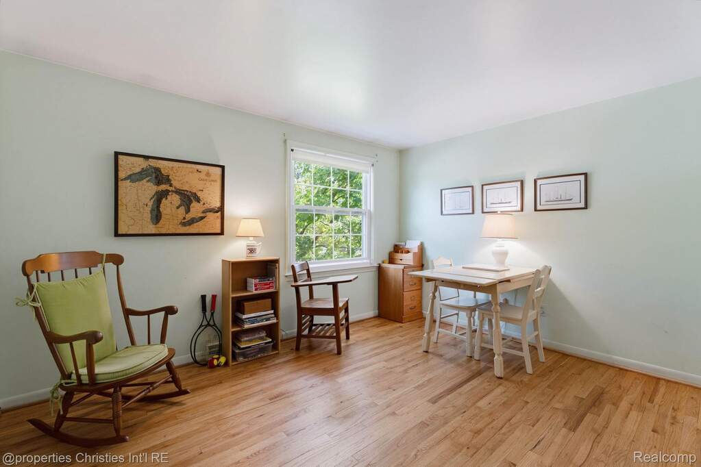 4 Bedroom Single Family Home/House's Image 17