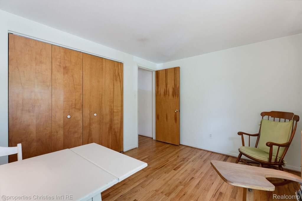 4 Bedroom Single Family Home/House's Image 18