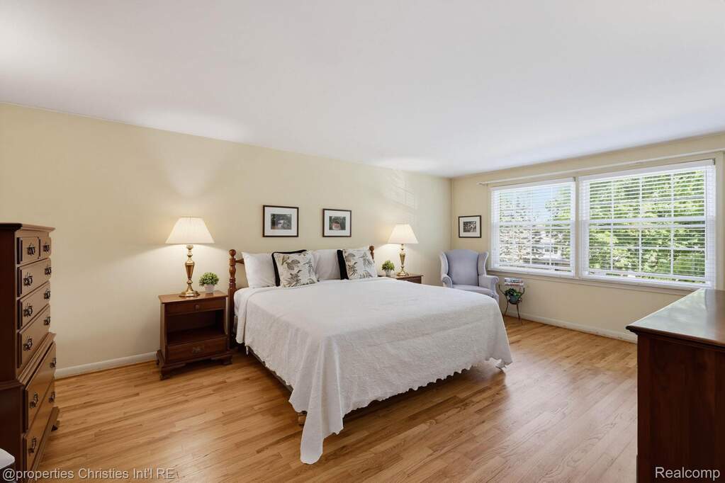 4 Bedroom Single Family Home/House's Image 19