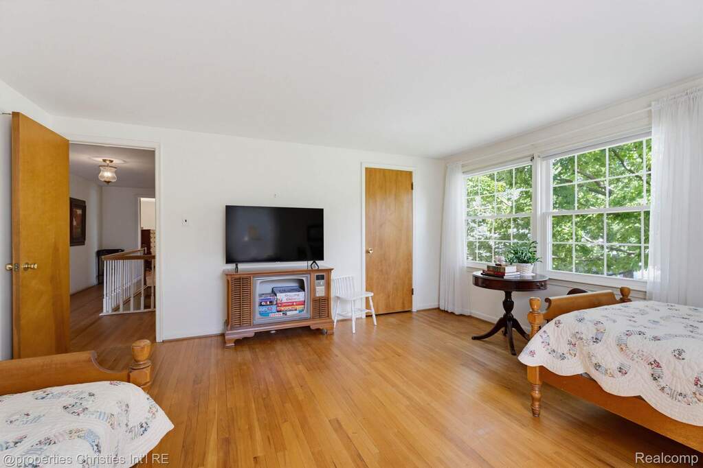 4 Bedroom Single Family Home/House's Image 25