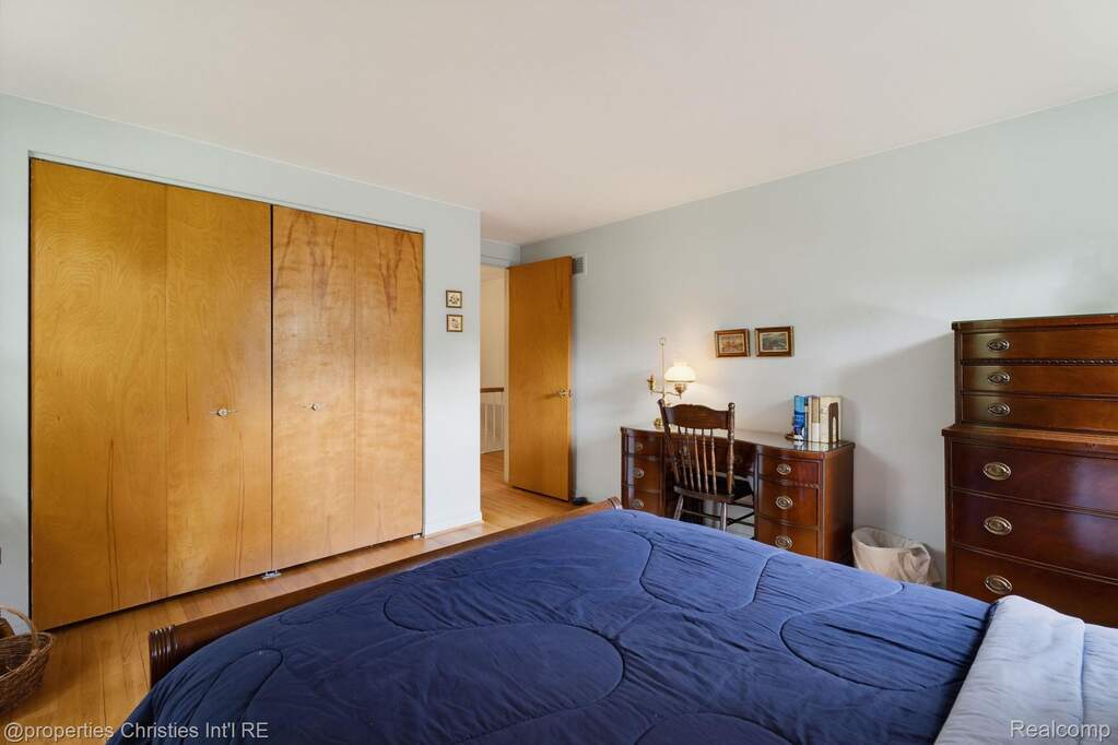 4 Bedroom Single Family Home/House's Image 27