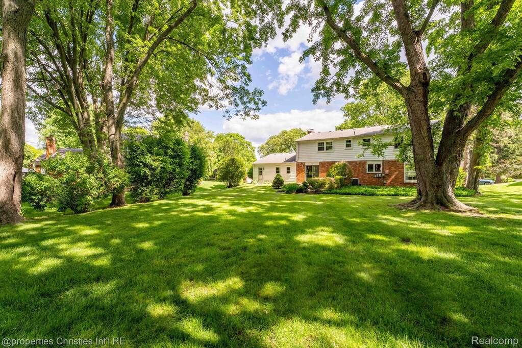 4 Bedroom Single Family Home/House's Image 33