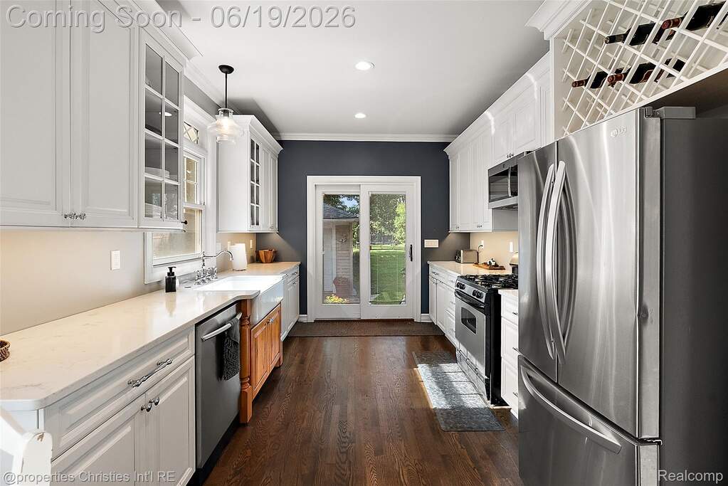 5 Bedroom Single Family Home/House's Image 16