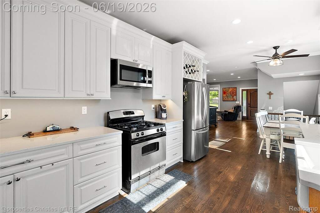 5 Bedroom Single Family Home/House's Image 20