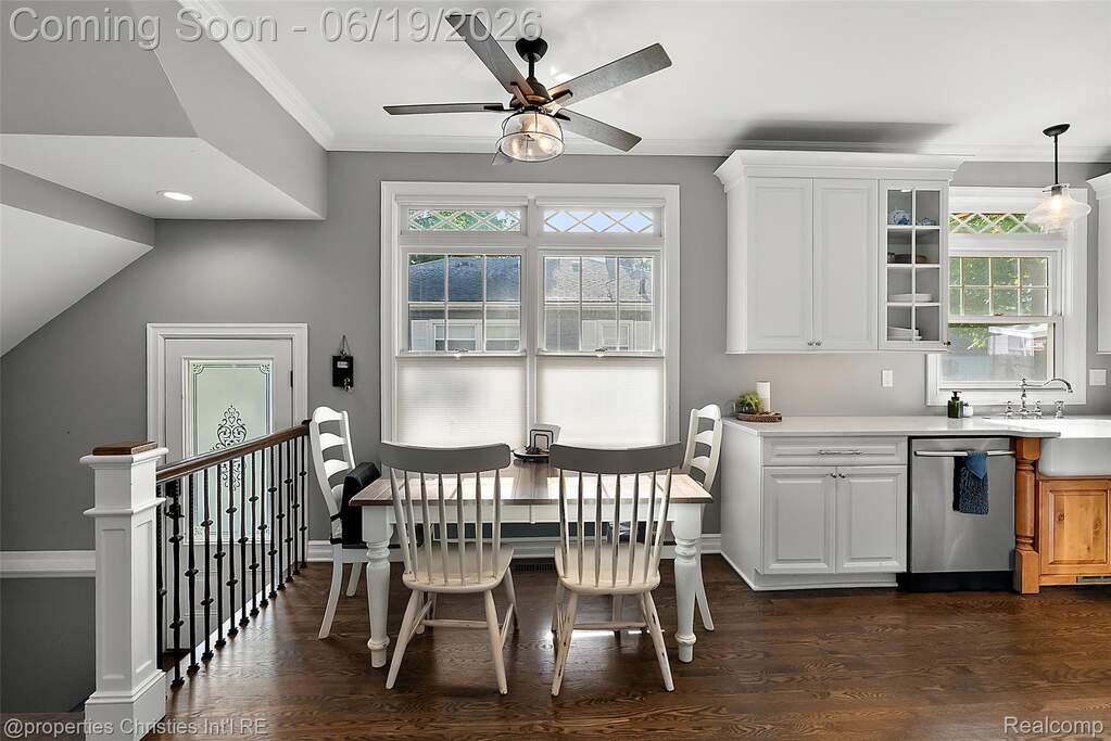 5 Bedroom Single Family Home/House's Image 21