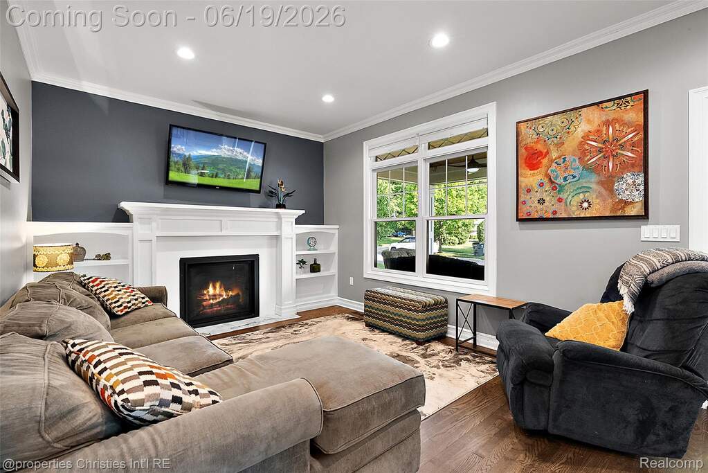 5 Bedroom Single Family Home/House's Image 23