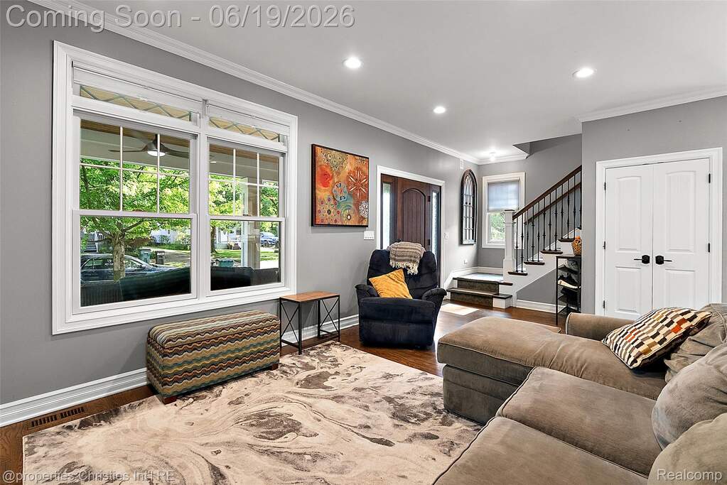 5 Bedroom Single Family Home/House's Image 25