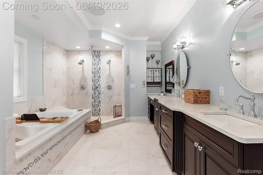 5 Bedroom Single Family Home/House's Image 31