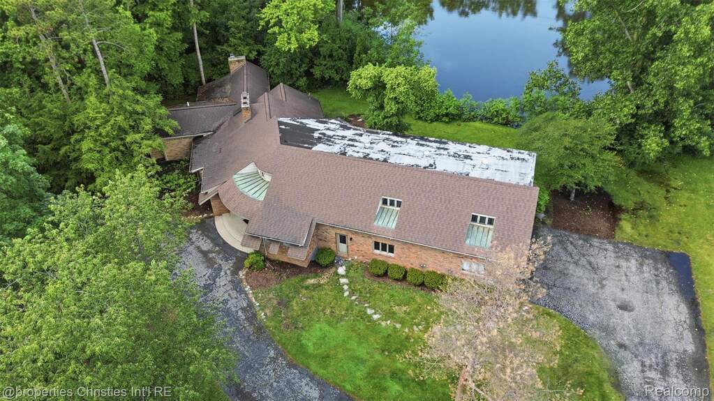 5 Bedroom Single Family Home/House's Image 48