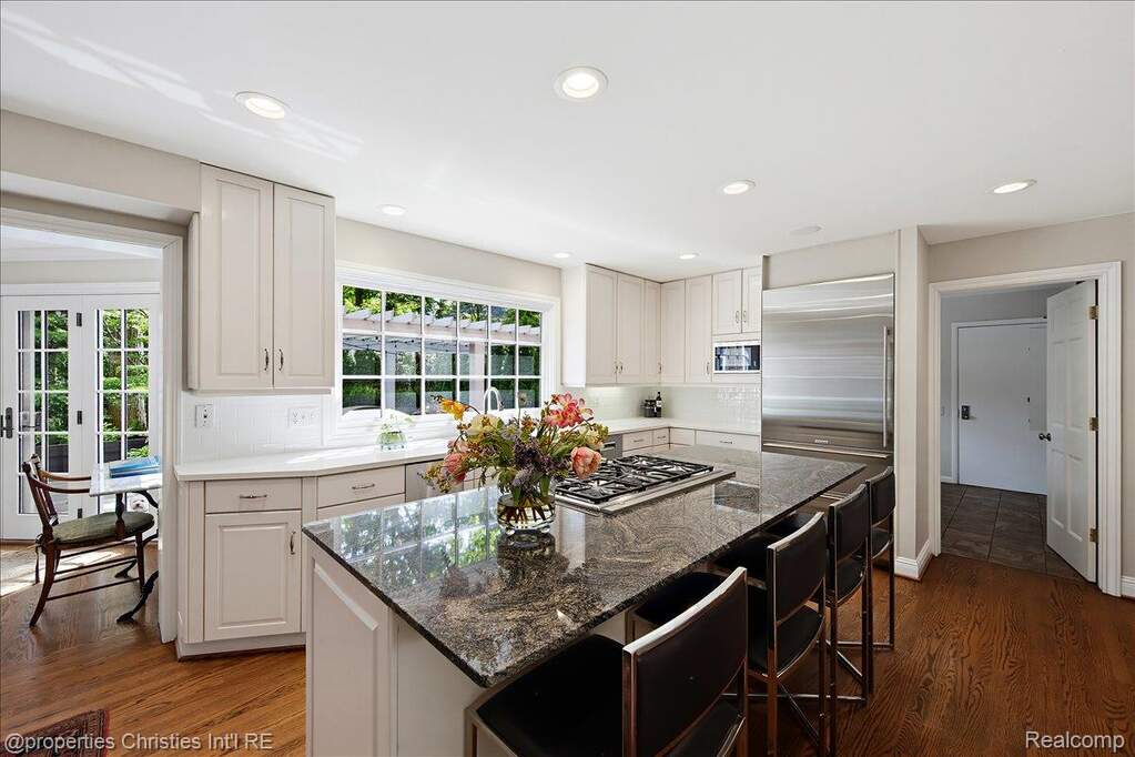 5 Bedroom Single Family Home/House's Image 21