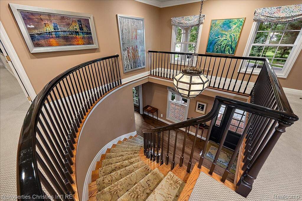 5 Bedroom Single Family Home/House's Image 30