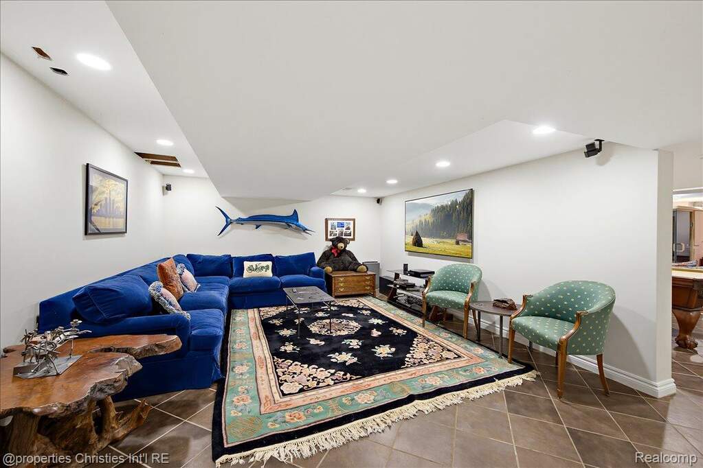 5 Bedroom Single Family Home/House's Image 51