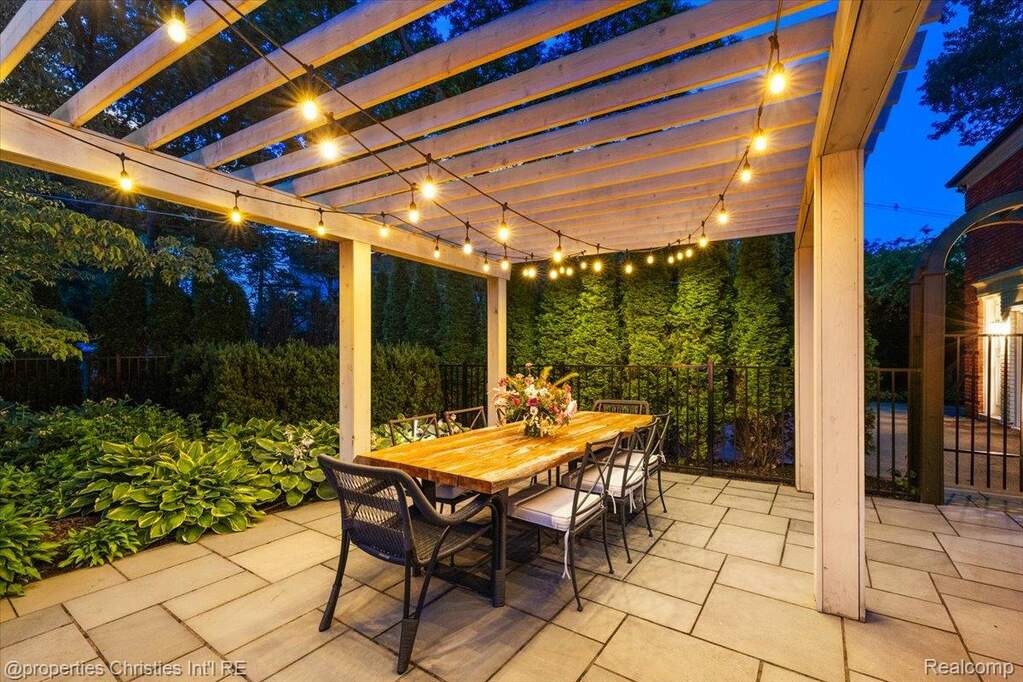 5 Bedroom Single Family Home/House's Image 67